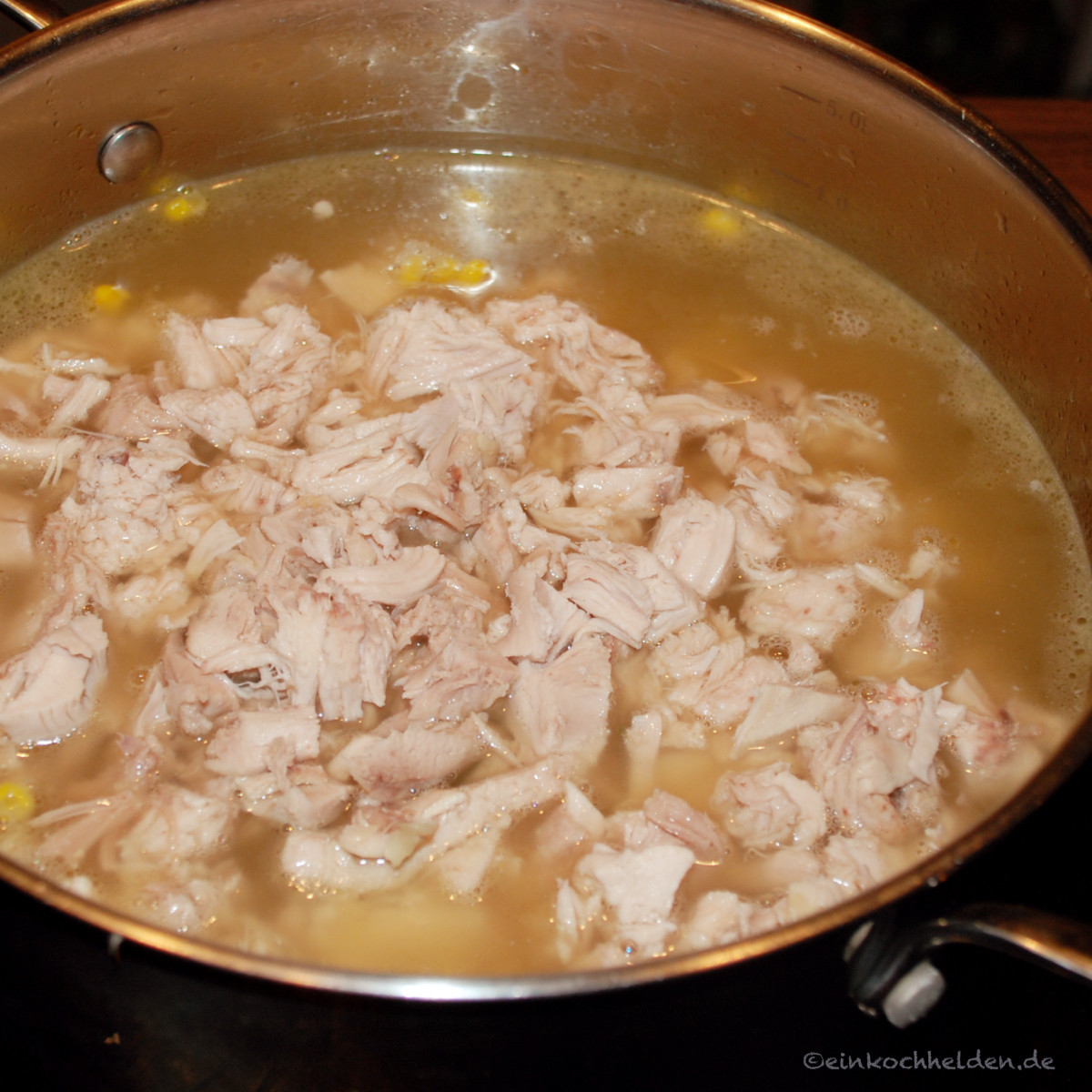 Rezept: Hühnersuppe im Glas einkochen - foodwissen.de Rezept: Hühnersuppe im Glas einkochen - foodwissen.de