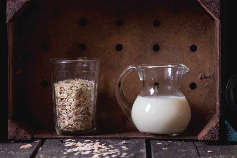Haltbarkeit von Hafermilch Ist sie schon schlecht? foodwissen.de