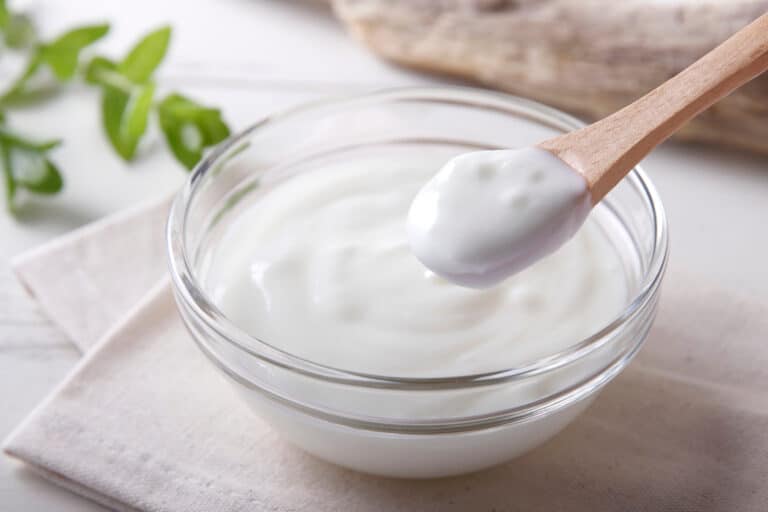 Joghurt abgelaufen oder schlecht? Alles zur Haltbarkeit foodwissen.de