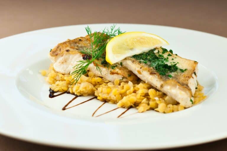 Zanderfilet Beilagen: Das passt - inkl. Getränke & Sauce - foodwissen.de Zanderfilet Beilagen: Das passt - inkl. Getränke & Sauce - foodwissen.de