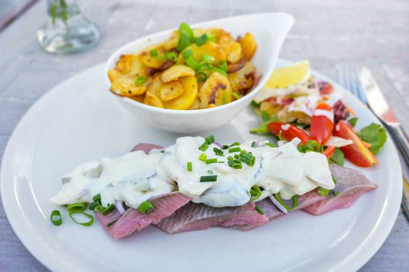 Matjes Beilagen: Das passt - inkl. Getränke &amp; Sauce - foodwissen.de