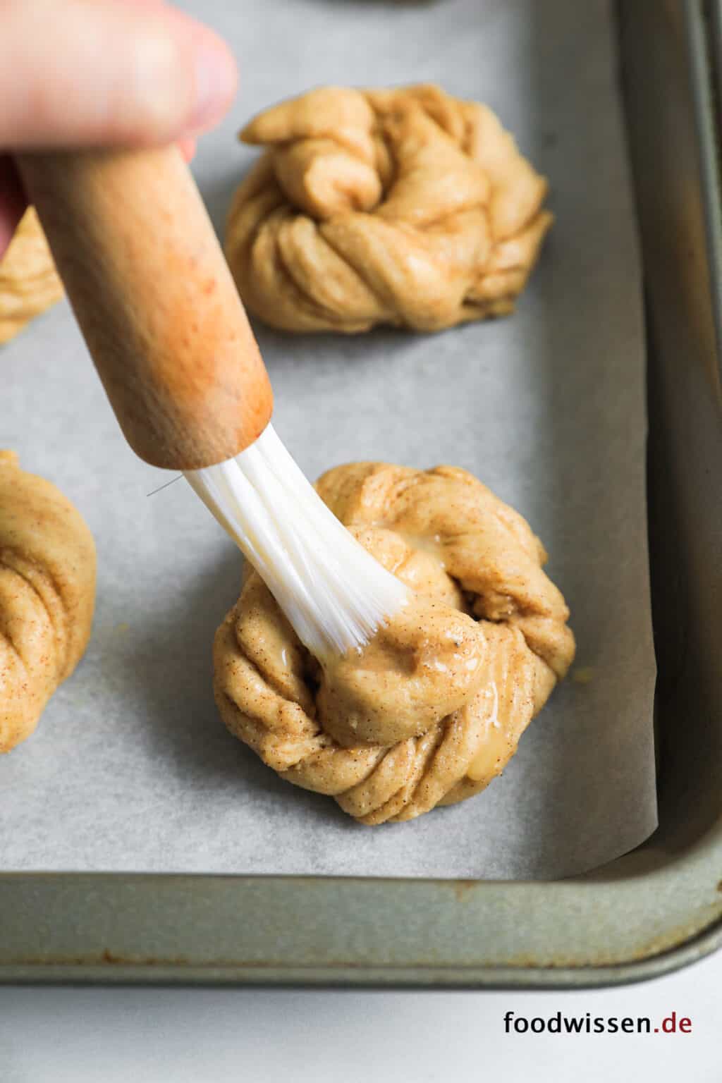 Original Schwedische Zimtschnecken (Kanelbullar) (Rezept) - foodwissen.de