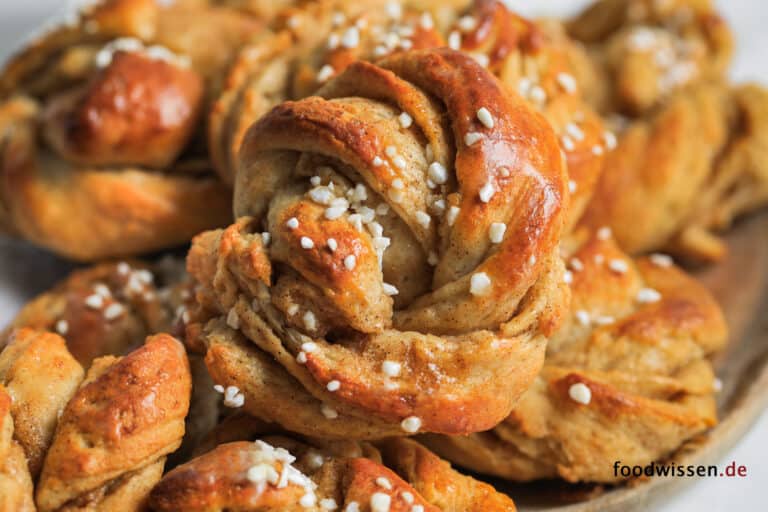 Original Schwedische Zimtschnecken (Kanelbullar) (Rezept) - foodwissen.de