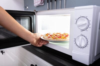 Pizza In Der Mikrowelle Aufwrmen