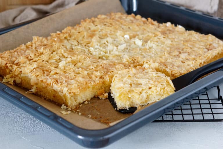 Original ostfriesischer Butterkuchen (Rezept mit Bildern) - foodwissen.de