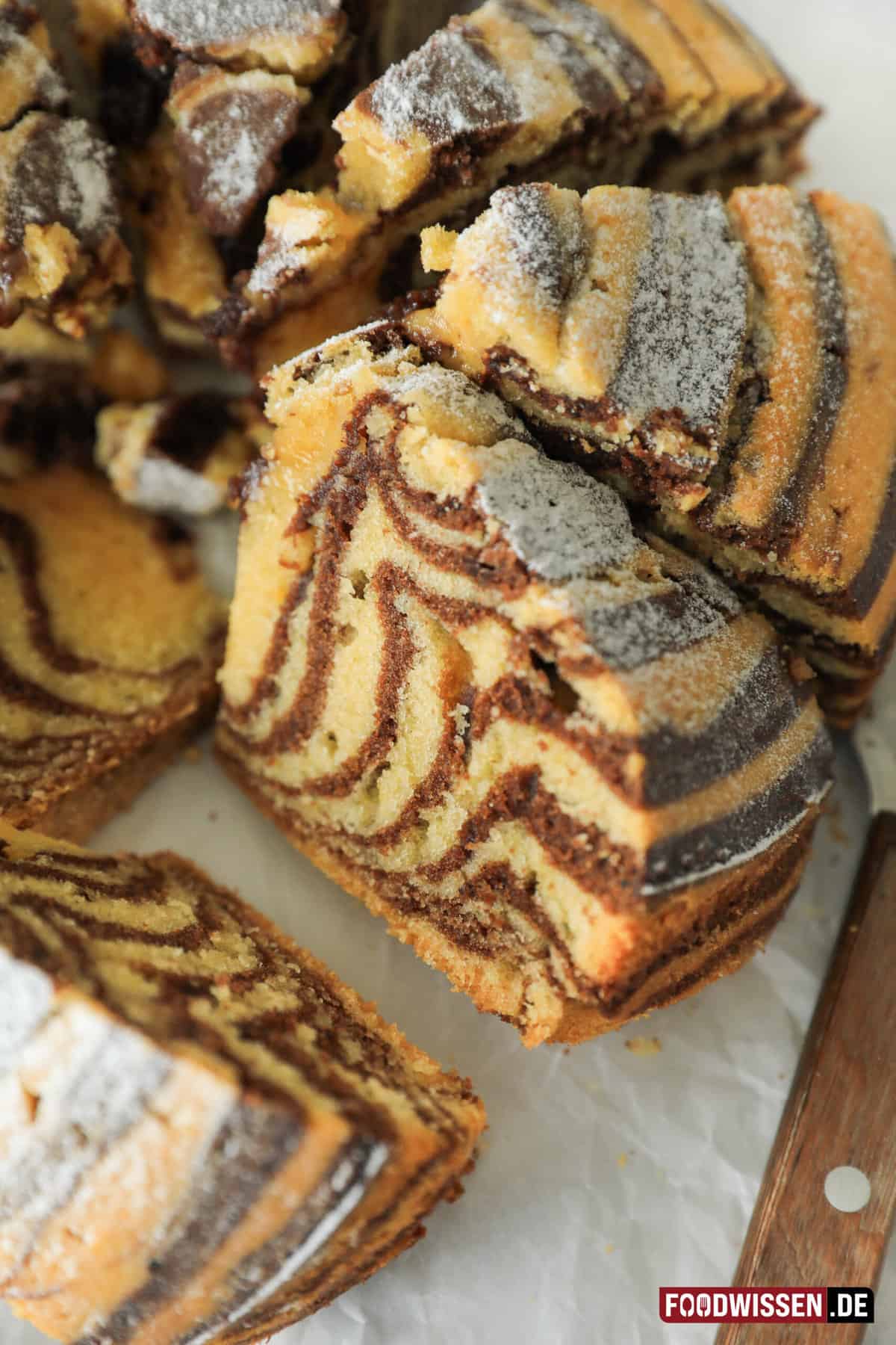 Unglaublich saftiger Zebrakuchen (leckeres Rezept) - foodwissen.de