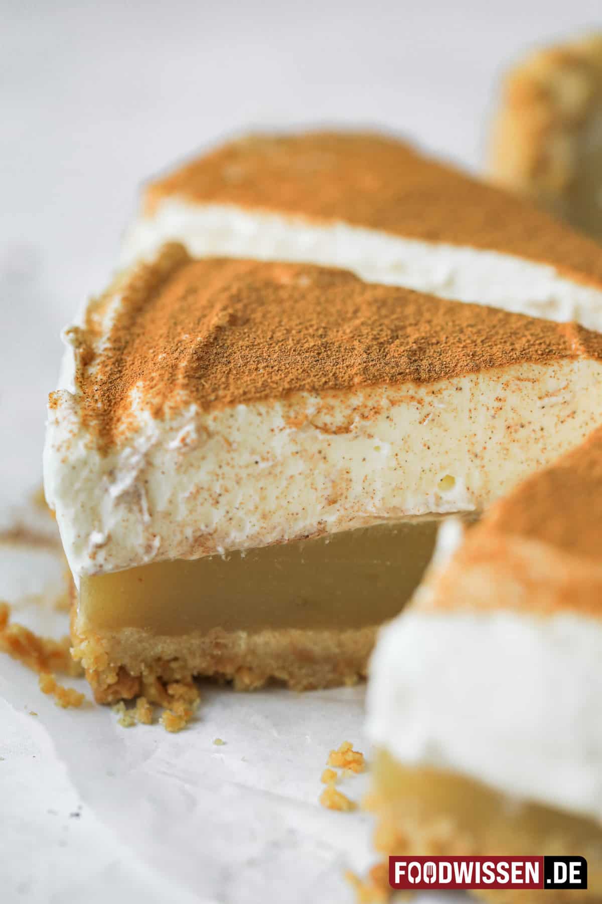 Apfelmuskuchen ohne Backen (Rezept mit vielen Bildern) - foodwissen.de Apfelmuskuchen ohne Backen (Rezept mit vielen Bildern) - foodwissen.de