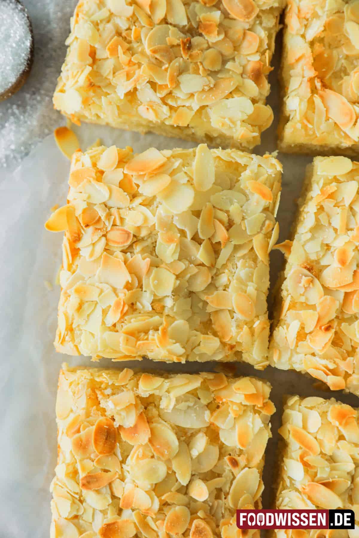 Omas Butterkuchen mit Buttermilch (Rezept mit Bildern) - foodwissen.de