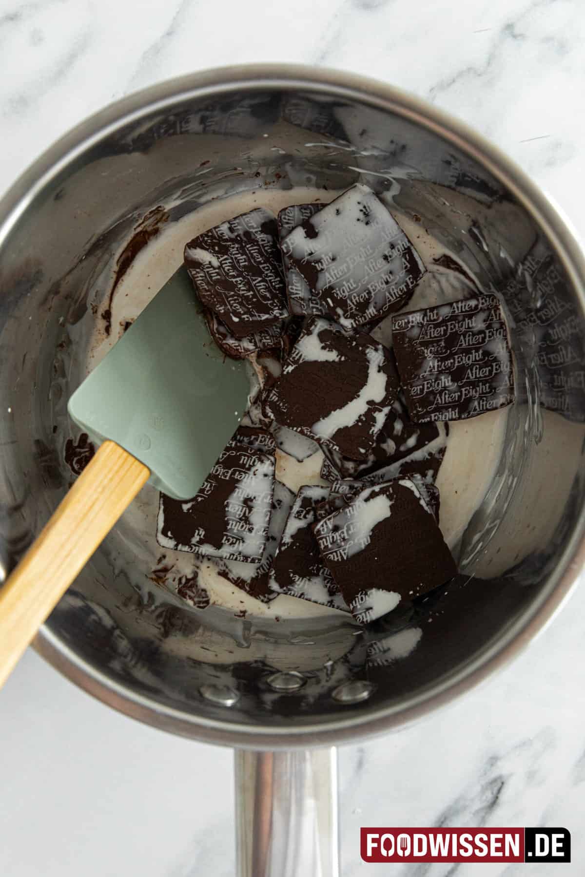 After Eight Torte (Rezept) - foodwissen.de