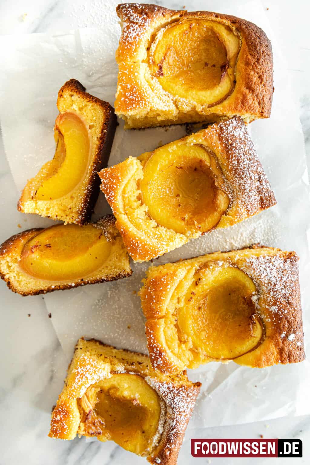 Landfrauen Aprikosenkuchen vom Blech (Rezept) - foodwissen.de